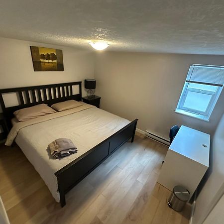 Artistic Apartment Near Downtown Victoria Esterno foto