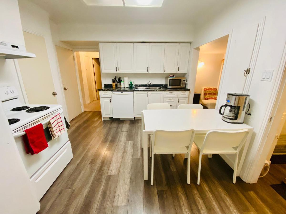 Artistic Apartment Near Downtown Victoria Esterno foto