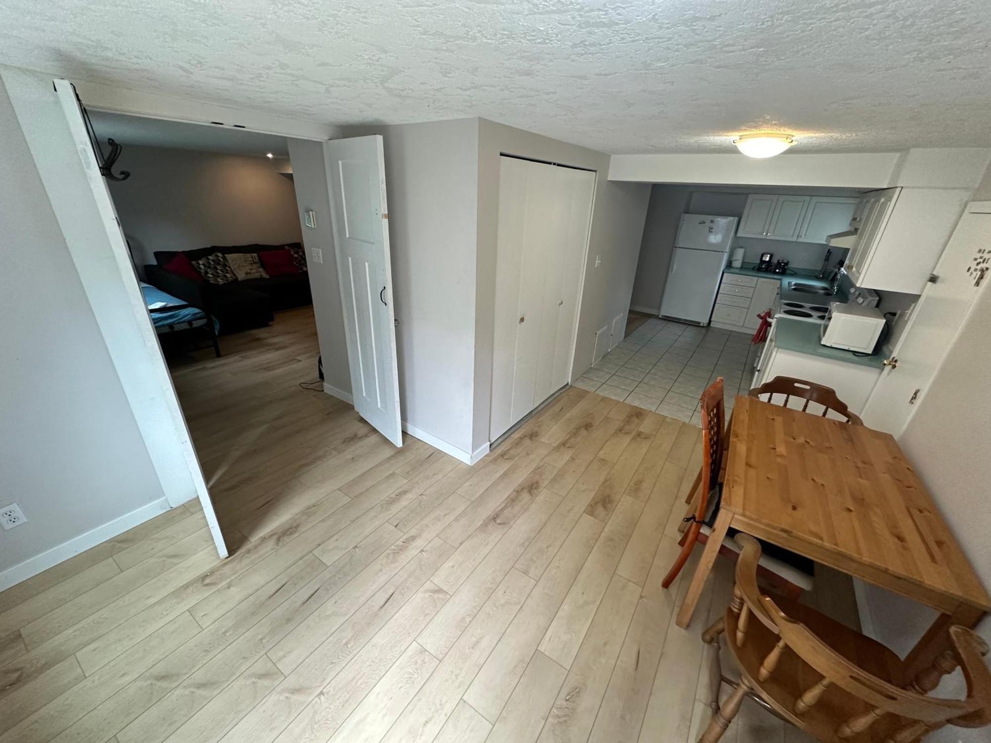 Artistic Apartment Near Downtown Victoria Esterno foto