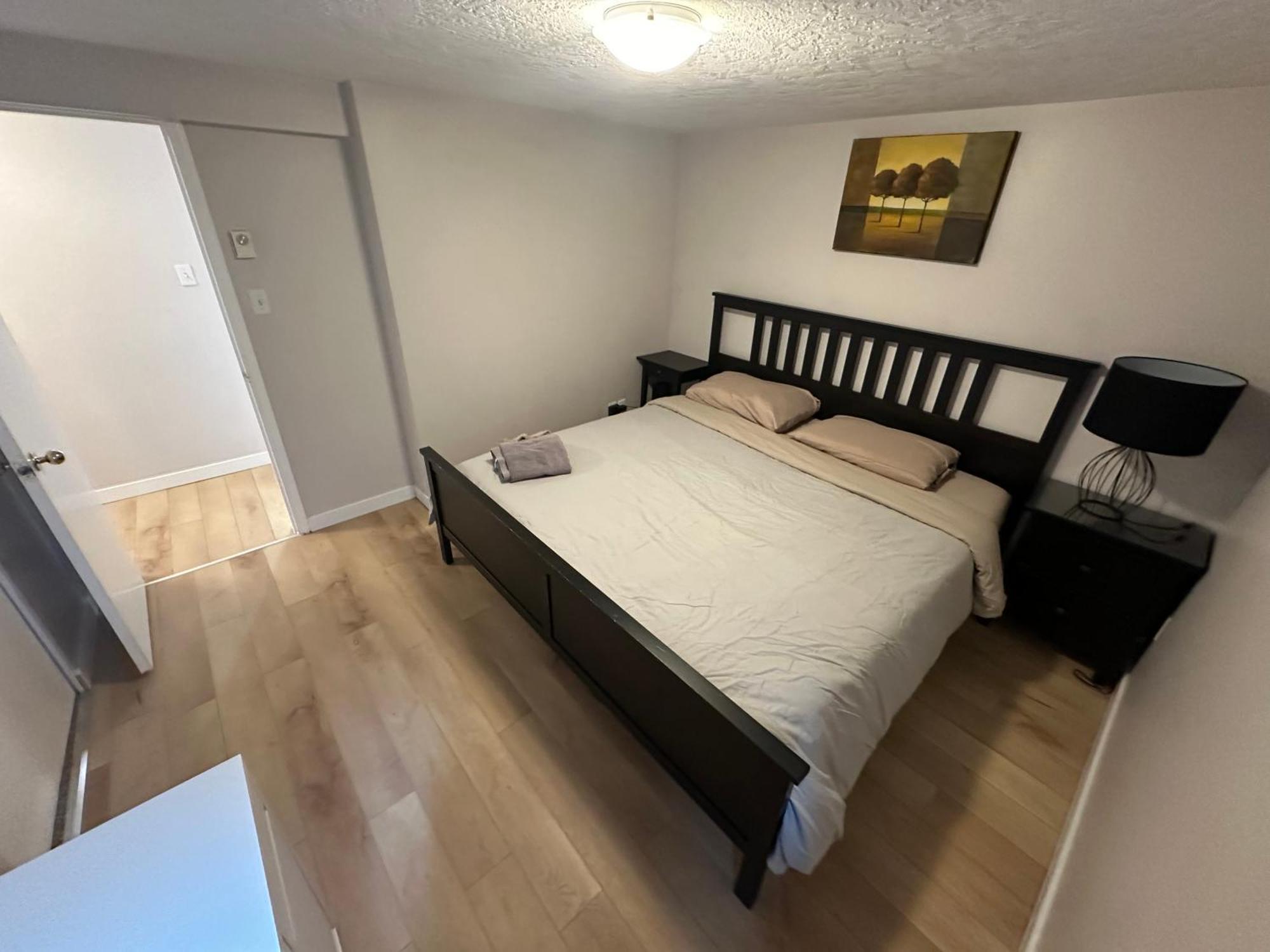 Artistic Apartment Near Downtown Victoria Esterno foto