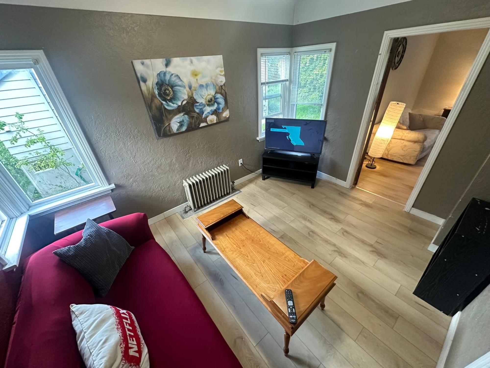 Artistic Apartment Near Downtown Victoria Esterno foto